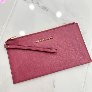 MICHAEL KORS - LARGE WRISTLET CLUTCH - DUSTY ROSE PINK